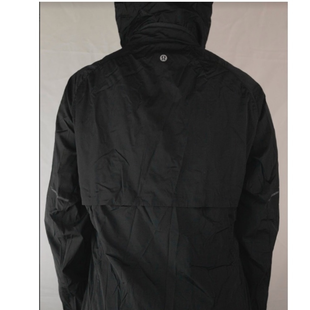 Lulu Lemon jacket. size large. great condition.